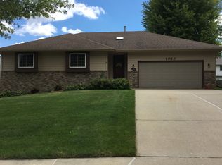 1019 Hogan Dr, Papillion, NE 68046