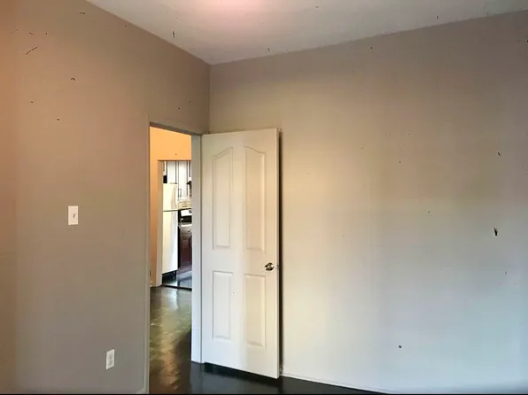 685 Lorimer Street image 7 of 13