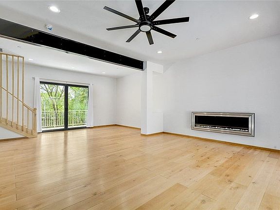 5th image of 1411 Franklin Blvd #B