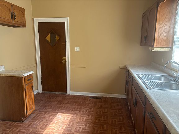 2nd image of 23 W Main St