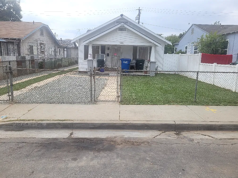 2 bed, 1000 sqft, $2,600 — Photo 1