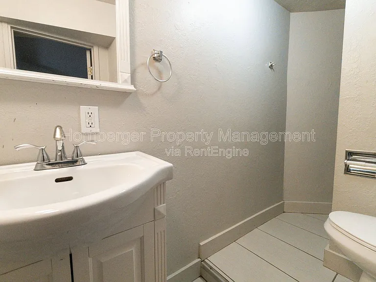 1108 W 12th Ave #4 — Photo 7