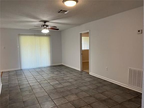 3rd image of 2601 Cascade Dr