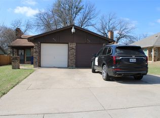 615 NW Renfro St, Burleson, TX 76028