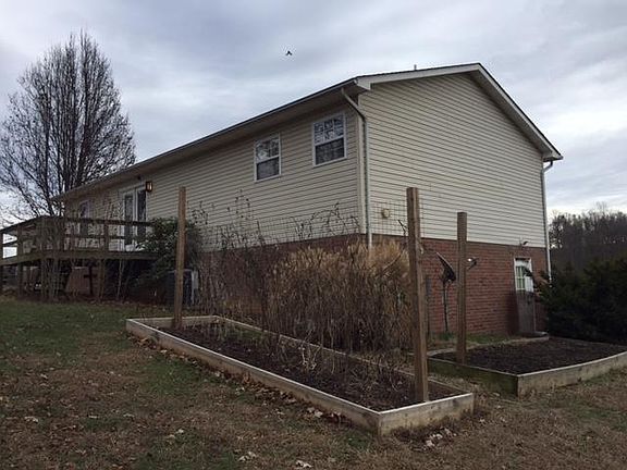 3rd image of 118 Knotting Hill Ln