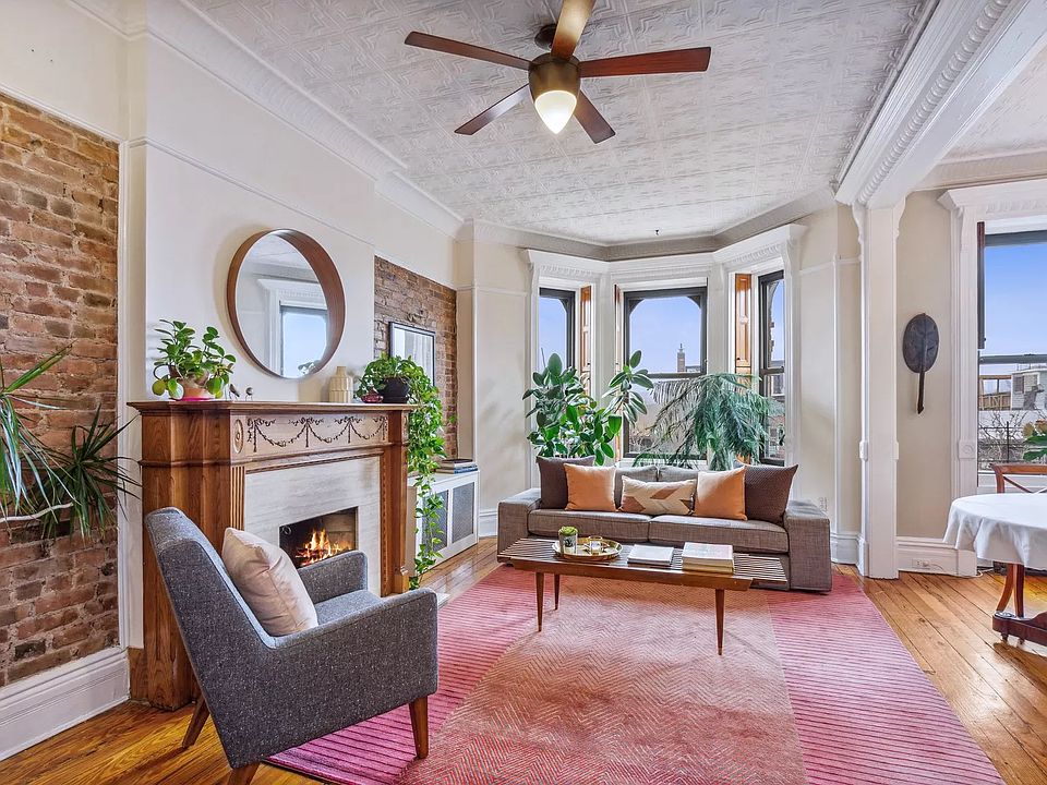 1st image of 297 6th Ave APT 4