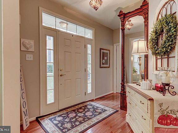 4th image of 209 Cherry Ln