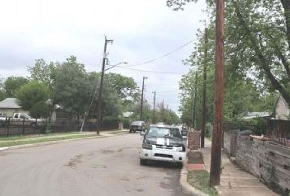 Exterior Neighborhood (street photo)