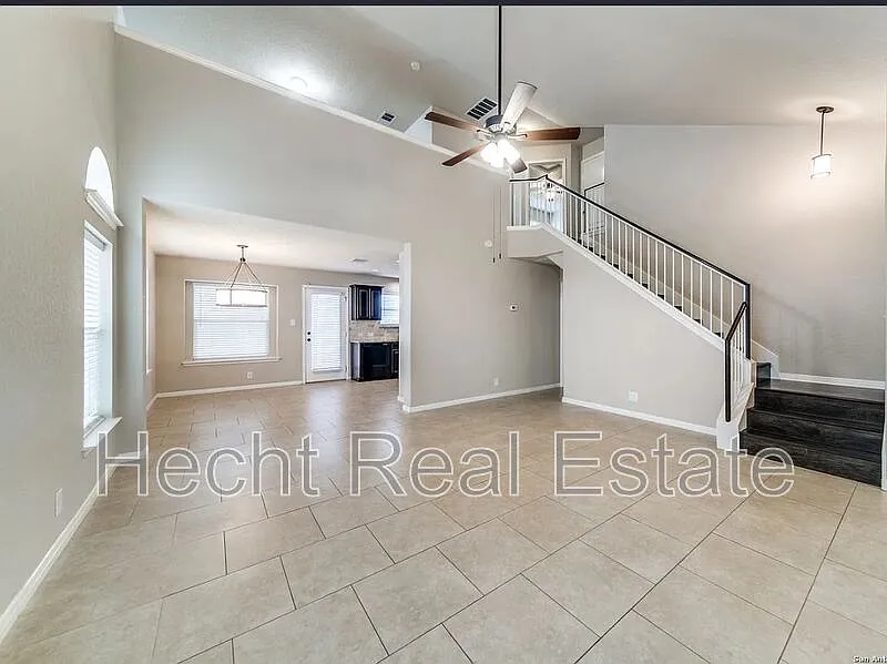 4 bed, 2.5 bath, 1754 sqft, $1,895 — Photo 4