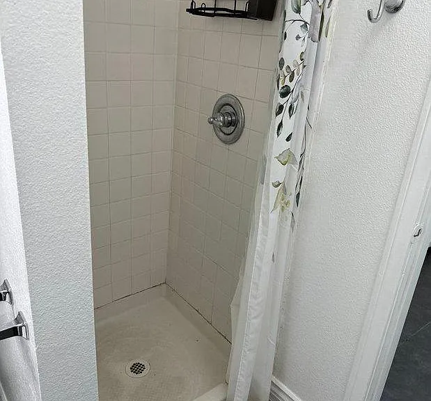 4230 Voltaire St #3 — Photo 21