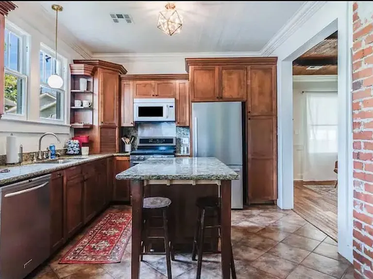 115 General Gardner Ave — Photo 3