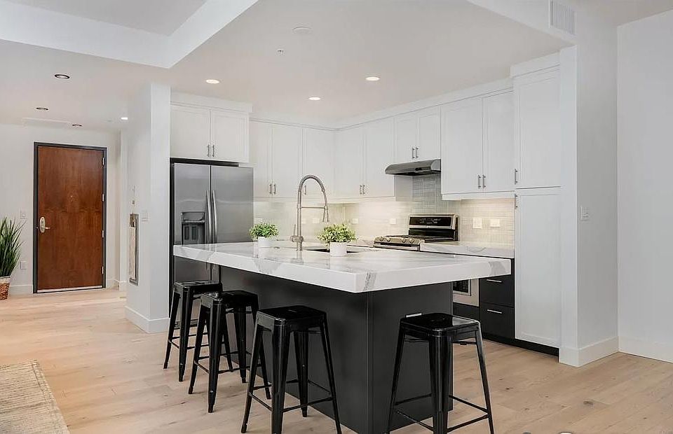 Large Kitchen and Island