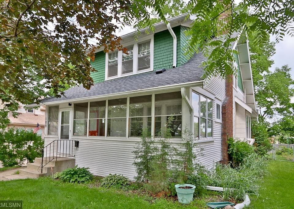 1st image of 109 4th Ave S