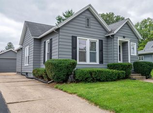 5 W 1st St, Mount Morris, IL 61054