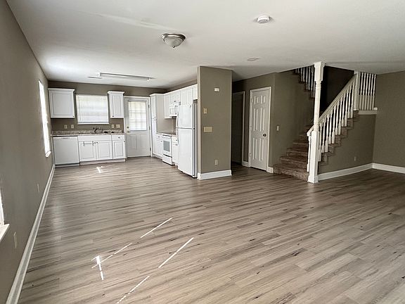 5th image of 756 Panther Creek Ct #756