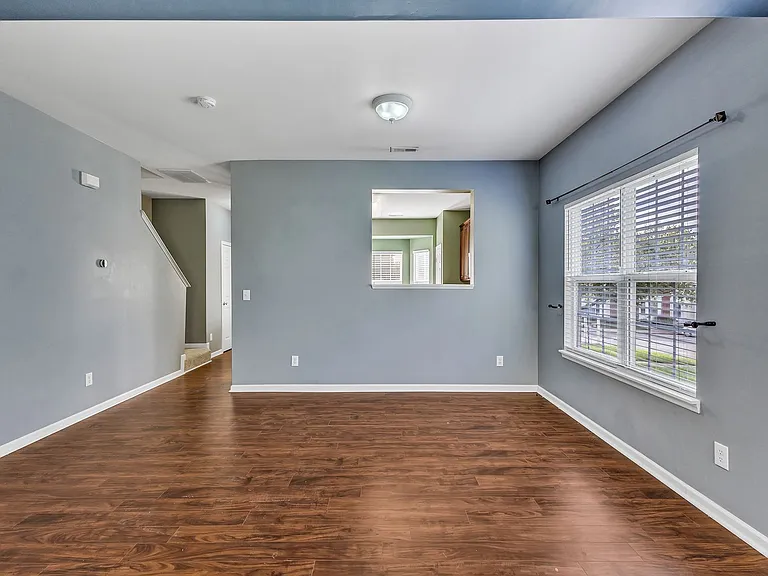 2720 Gross Ave — Photo 10