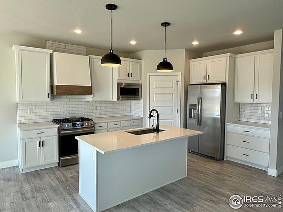 3rd image of 615 Red Jewel Dr