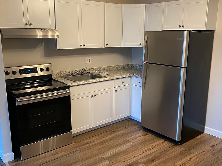 Burritt Apartments — Photo 7