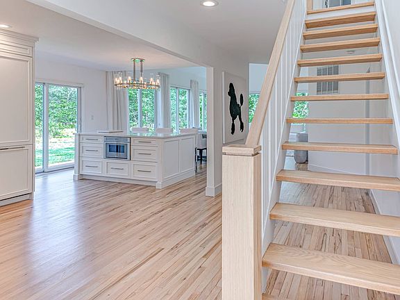 5th image of 51 Huckleberry Ln