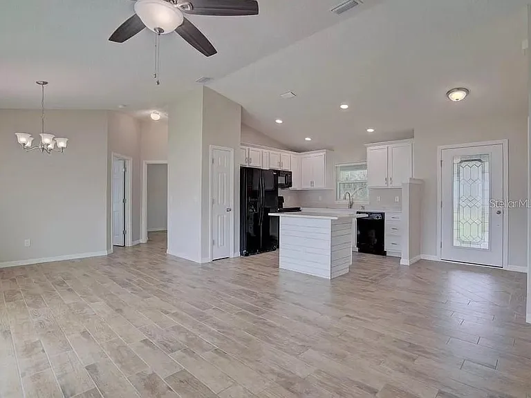 1037 Cass Ave — Photo 24