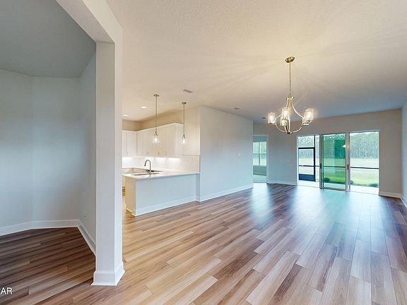 4th image of 6452 Roseberry Ct