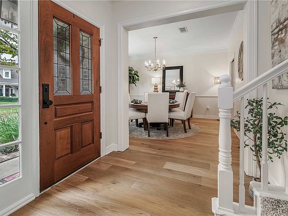 4th image of 8419 Wildewood Cir