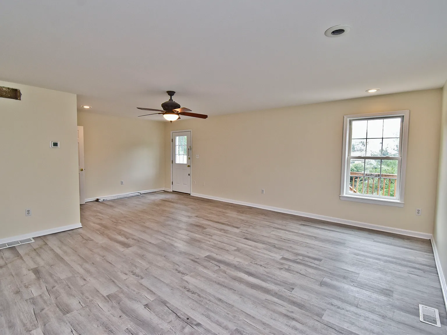 3 bed, 1830 sqft, $2,100 — Photo 4