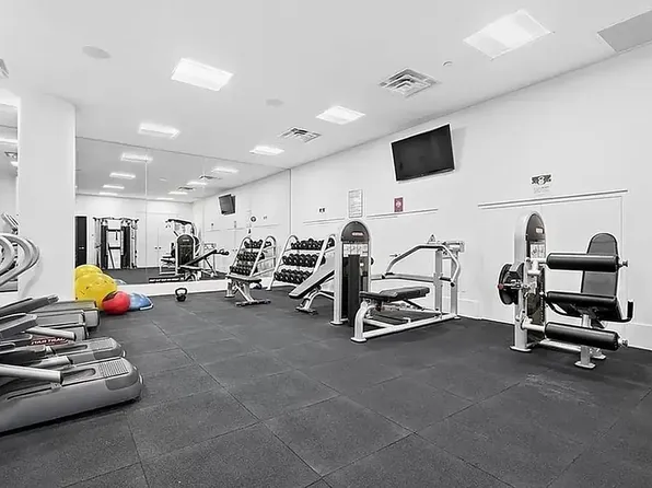 429 Kent Avenue image 12 of 15