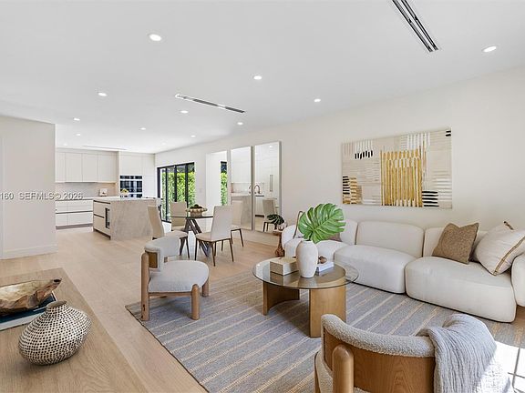 3rd image of 118 Sarto Ave
