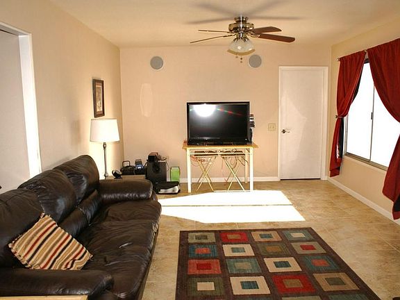 5th image of 10957 W Crestbrook Dr