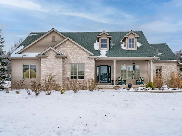 327 Crestwood Ct, Bluffton, IN 46714