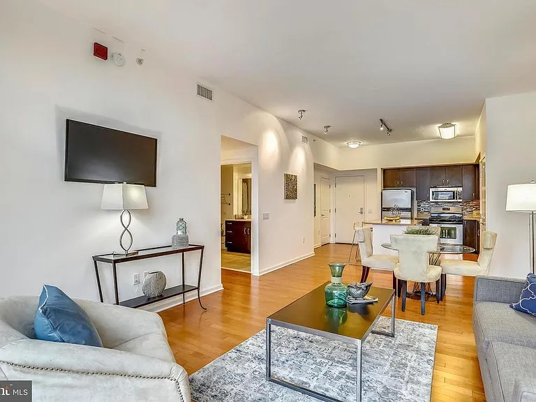 440 L St NW #1106 — Photo 6