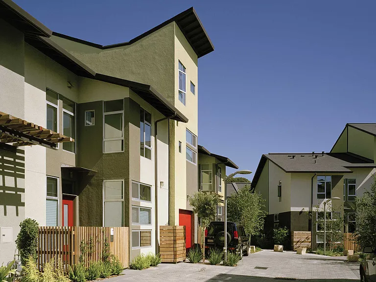 2800 Mandela Pkwy — Photo 10