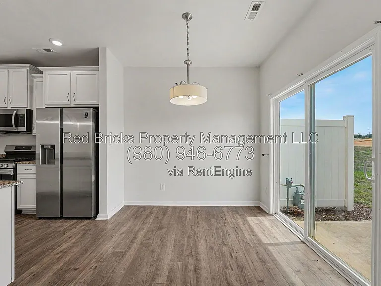8151 Sheffield Dr — Photo 9