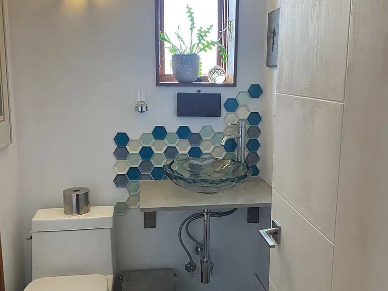 302 Rhodes Ave — Photo 22