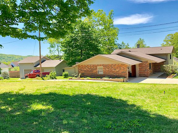 3rd image of 1804 Oak Hill Dr