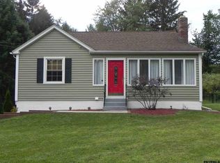 19 Eastview Rd, Averill Park, NY 12018