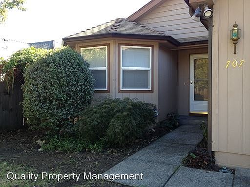 2nd image of 707 Halvorsen St