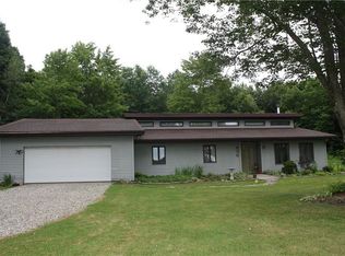 100 Cranberry Rd, Sandy Lake, PA 16145