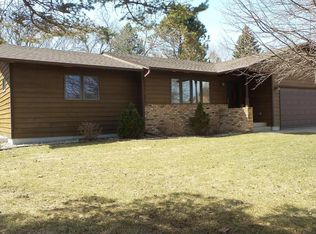 1516 Calumet Rd, Brookings, SD 57006