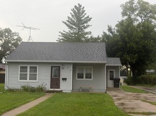 930 Harris St, Cherokee, IA 51012