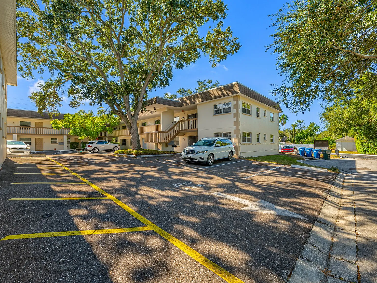 Breezy Palms - 1 & 2 Bedroom Apartments in Largo | 1 Month FREE + Reduced Deposit! — Photo 4