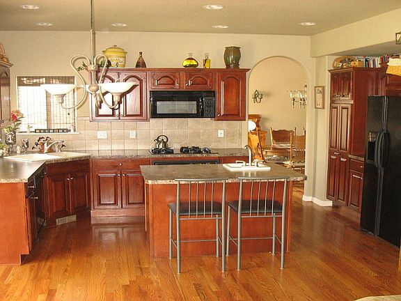Beautiful Hardwood Floors/Kitchen
