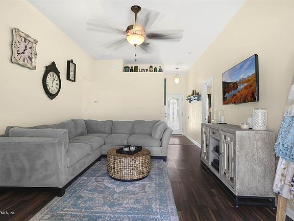 5th image of 12091 Hayden Lakes Cir