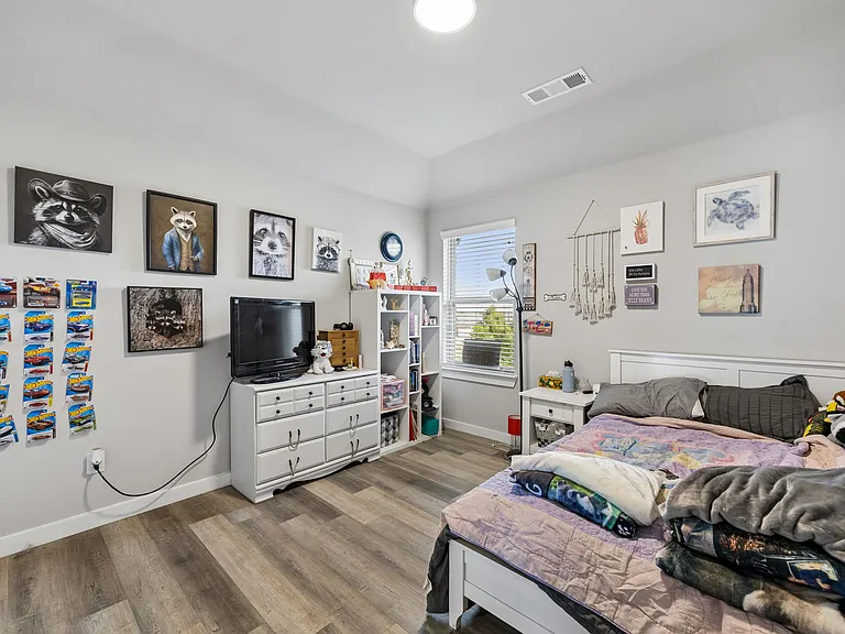 2321 Green River Rd — Photo 33