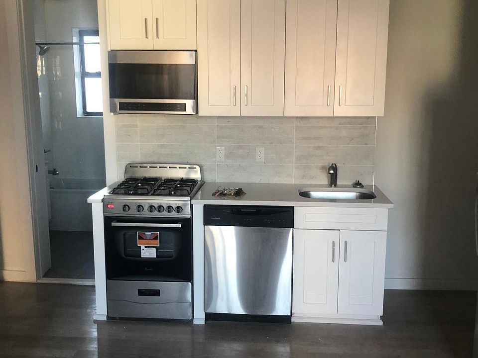 2nd image of 22 Gifford Ave APT 22