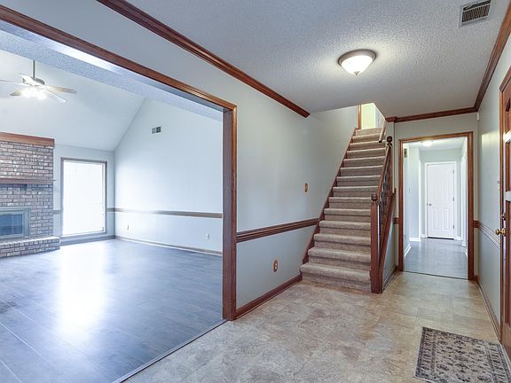 2nd image of 3758 Oak Forest Dr