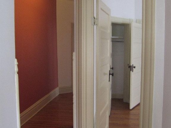5th image of 3432 Crittenden St Floor 1