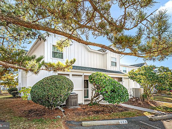 2nd image of 38245 Bluebird Ln Unit 406