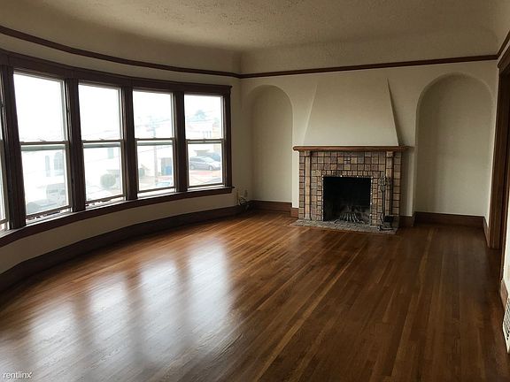 3rd image of 2332 18th Ave